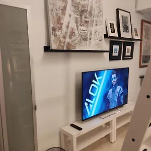 Mini House Loft 25m2 In Barcellona